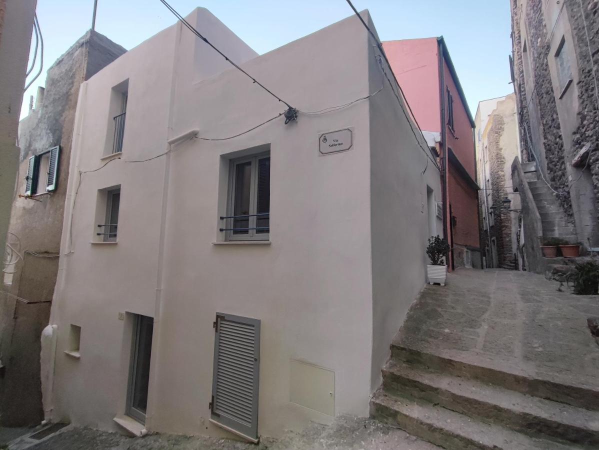 カステルサルド Residenza Nel Borgo L'Appusentu Bed & Breakfast エクステリア 写真